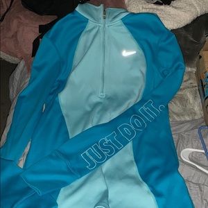 Nike dri- fit sweatshirt